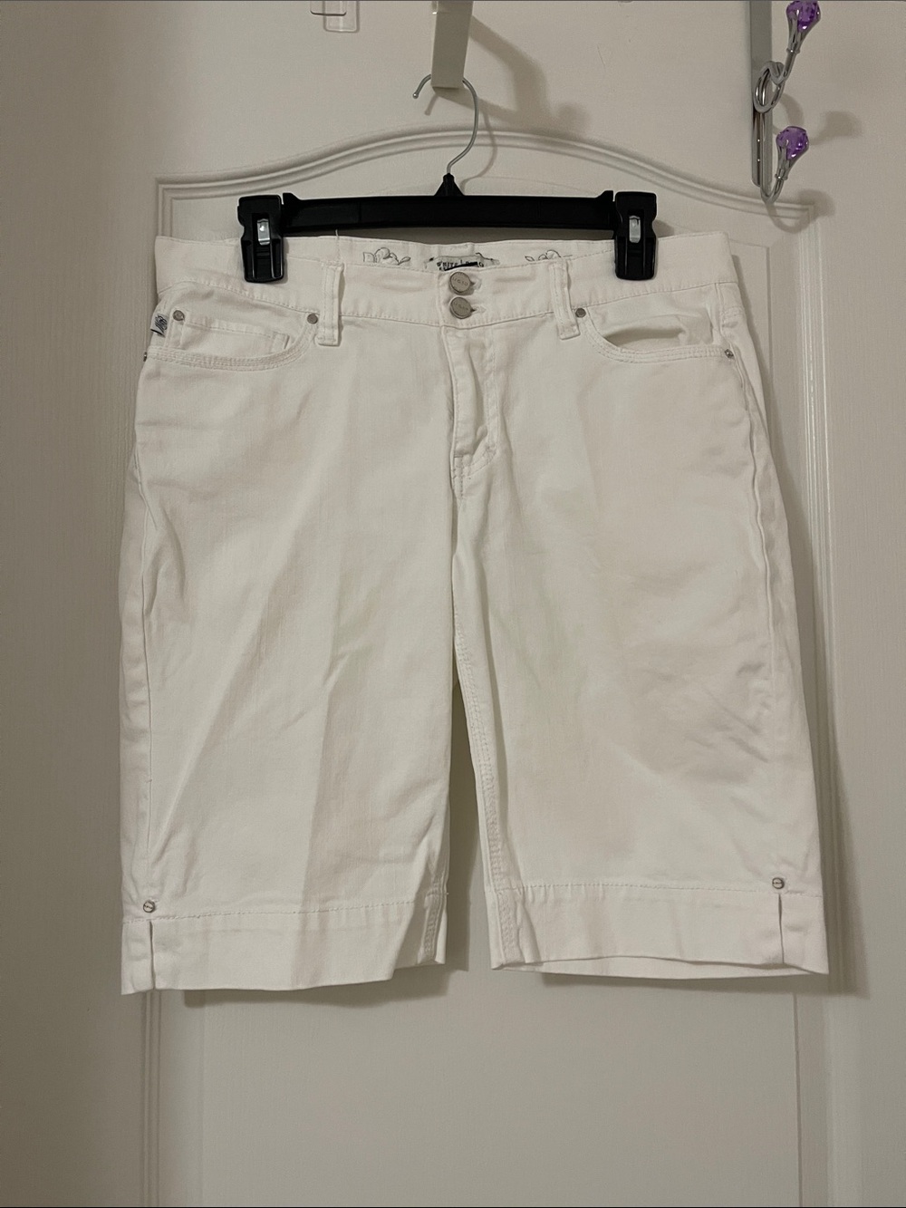 White House Black Market shorts size 8 excellent condition